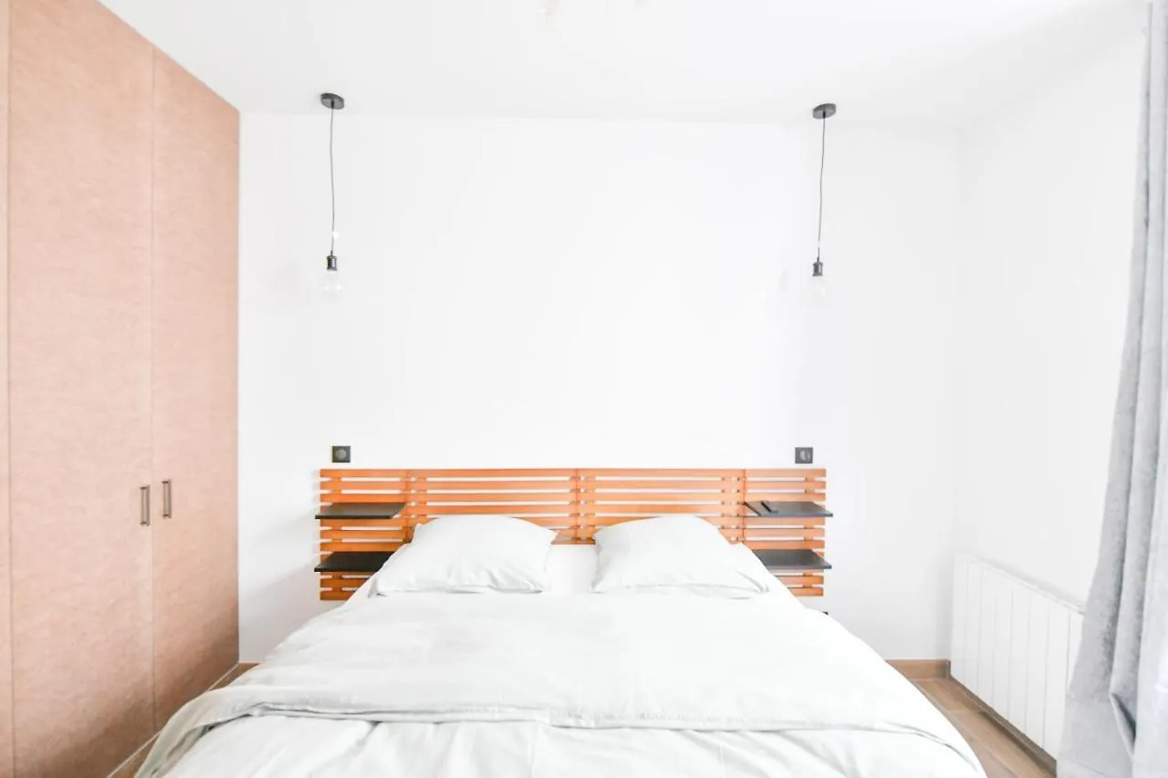 Parking Gratuit - Montmartre Charme & Patio Prive - Sacre-Coeur Metro Anvers パリ 0*,  フランス