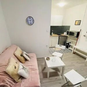 Confortable - Montmartre - Republique - Anvers - 2 Pers Paris