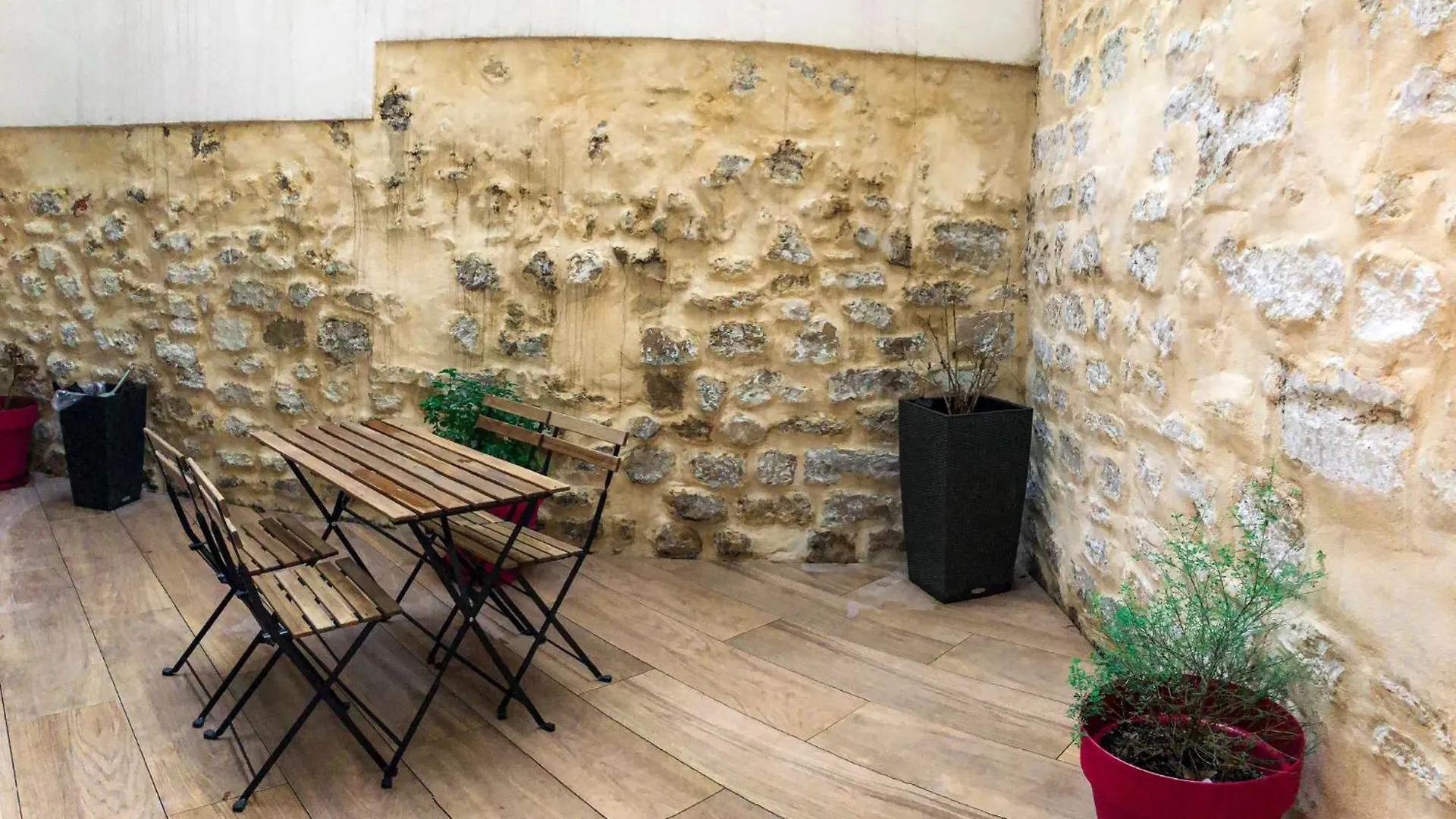 Appartement Parking Gratuit - Montmartre Charme & Patio Prive - Sacre-Coeur Metro Anvers Parijs