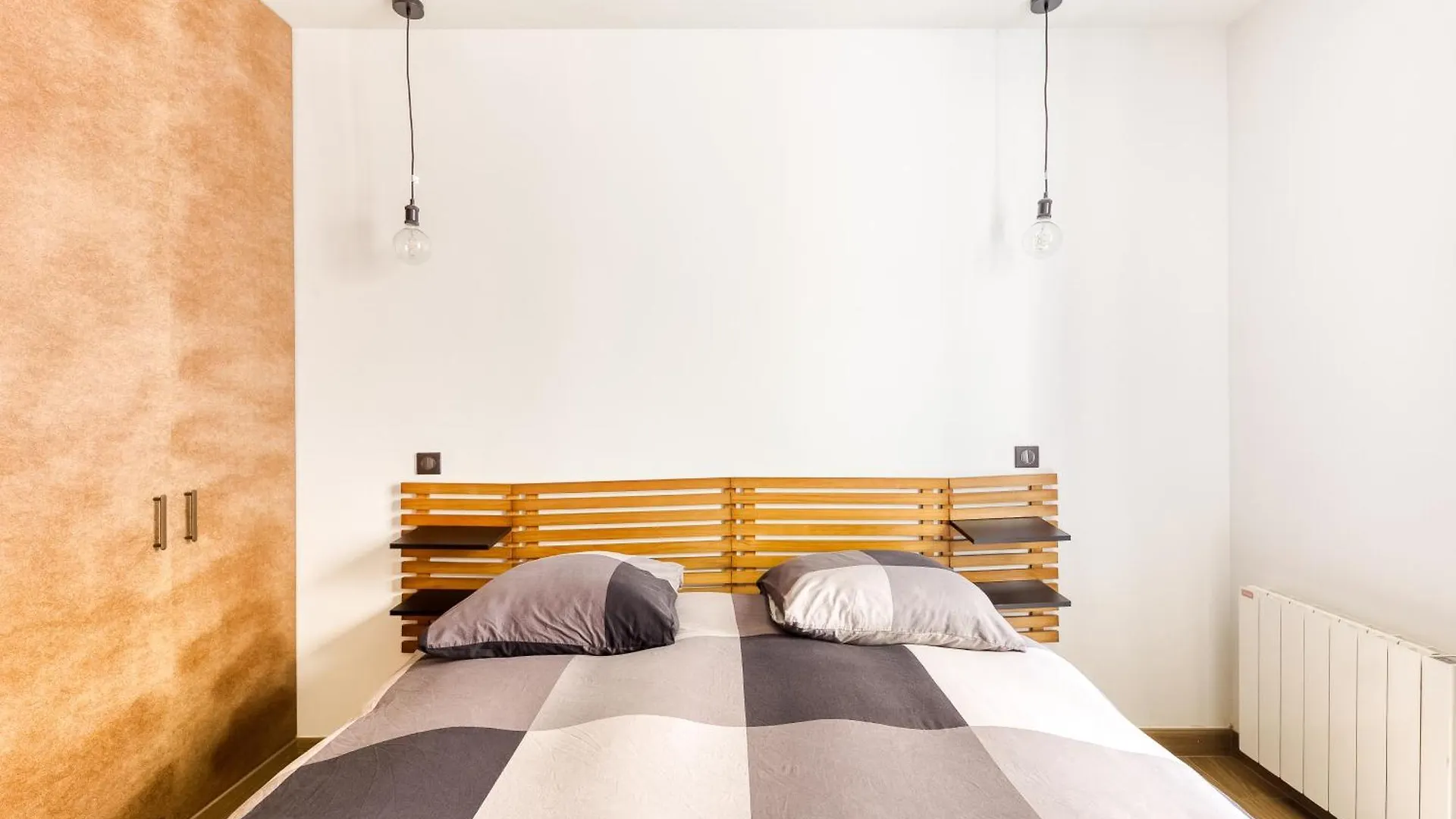 Parking Gratuit - Montmartre Charme & Patio Prive - Sacre-Coeur Metro Anvers Parijs Appartement